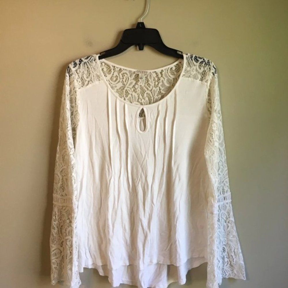Spense medium white long sleeved top
